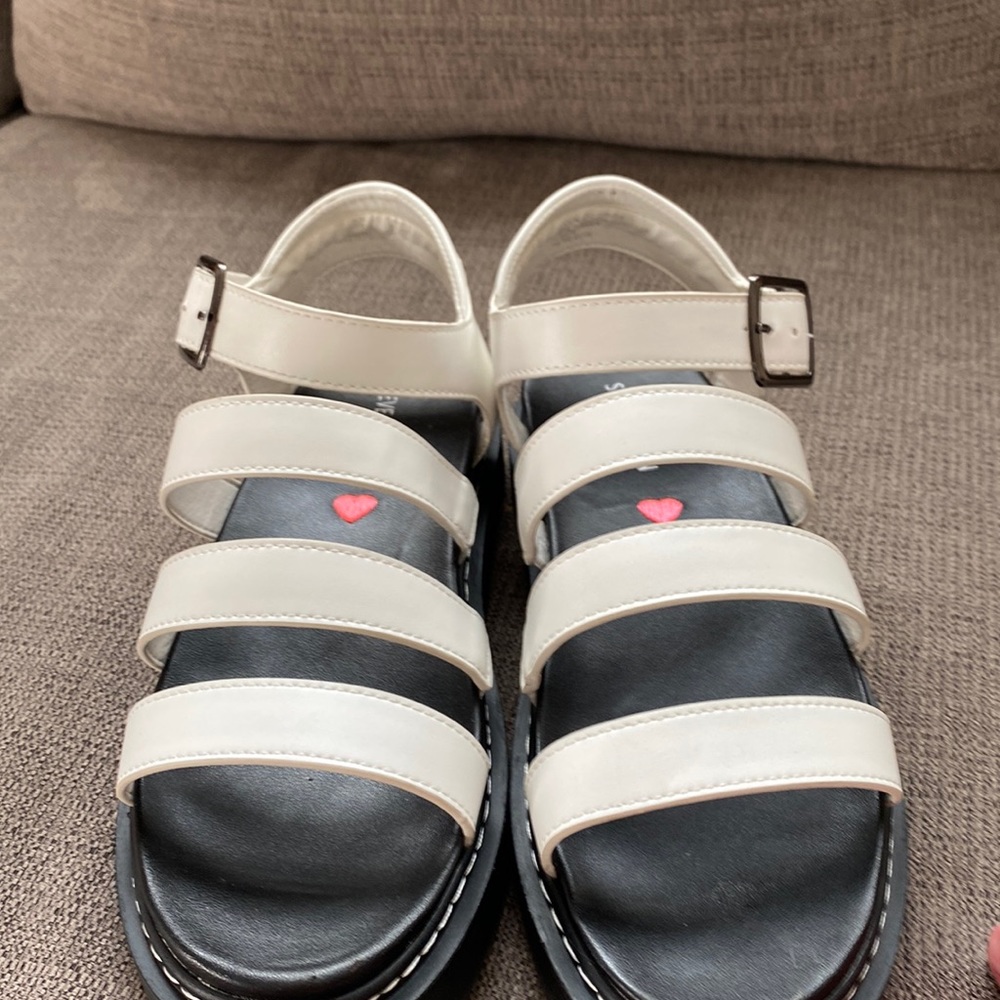 Steve Madden size 5 JCanddy  white sandals